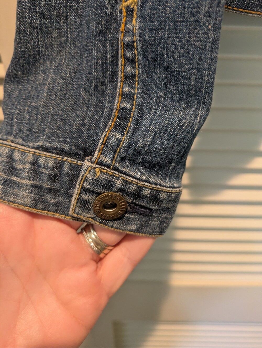 Levi's Levi Strauss Signature Denim Jacket Like New - Picture 5 of 6